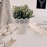 Oderblick - Wasser Und Wald Direkt Vor Der Tür - E-bike Und Motorrad Willkommen - Bike Friendly Apartment *